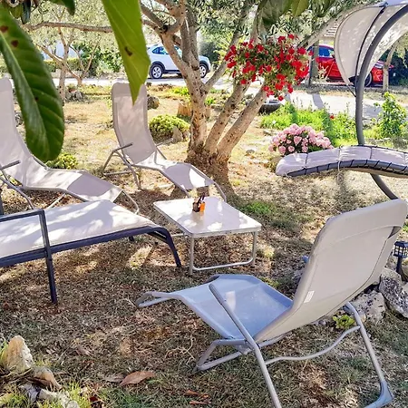 3 Bedroom Gorgeous In Διαμέρισμα *