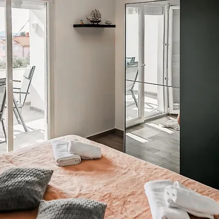 3 Bedroom Gorgeous In Διαμέρισμα *